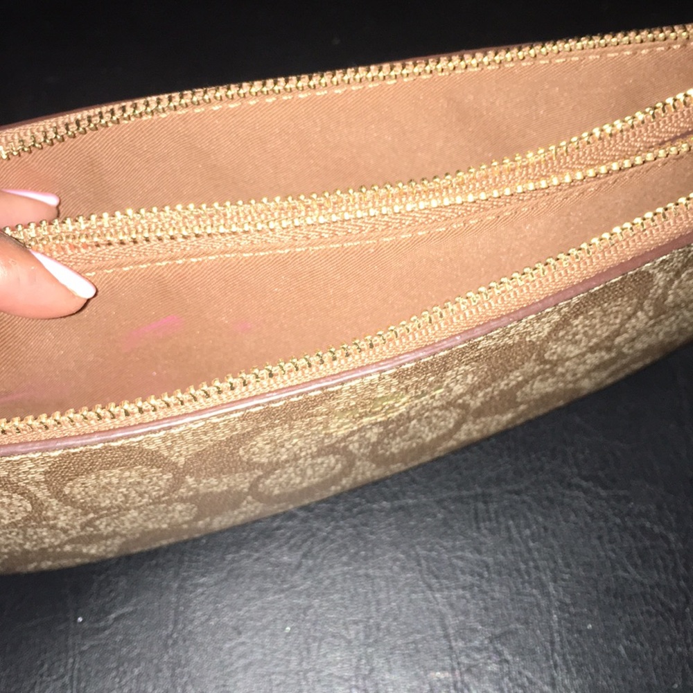 Coach wristlet - Picture 4 of 5